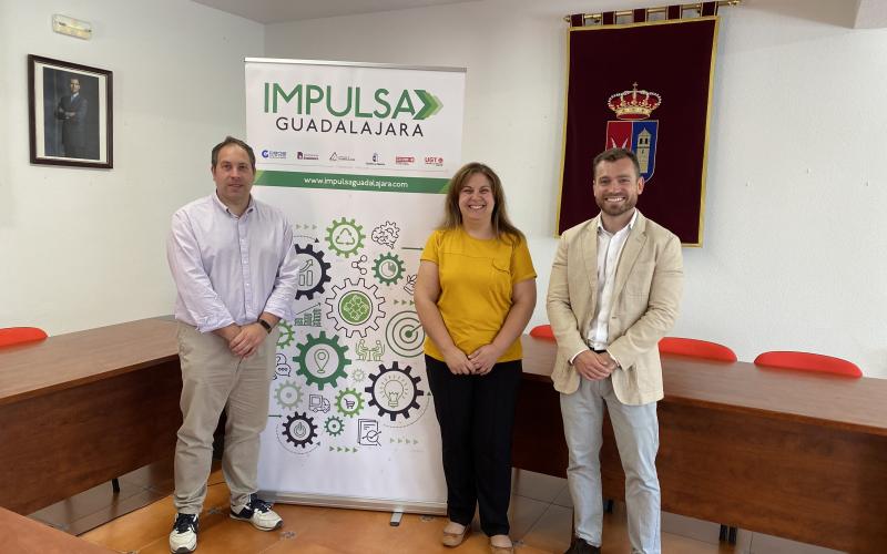 Torrej�n del Rey destaca sus excelentes comunicaciones y ubicaci�n estrat�gica para la atracci�n y llegada de nuevas empresas en una reuni�n de trabajo mantenida con Impulsa Guadalajara