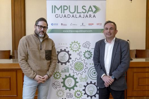 Brihuega destaca su potencial tur�stico y la variedad de servicios en una reuni�n de trabajo mantenida con Impulsa Guadalajara