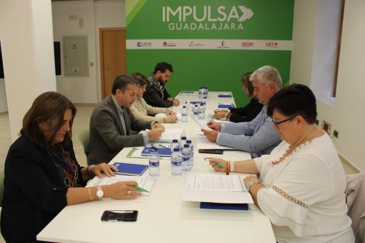La comisi�n de seguimiento de Impulsa Guadalajara se re�ne para analizar las acciones realizadas y preparar el �ltimo trimestre del a�o
