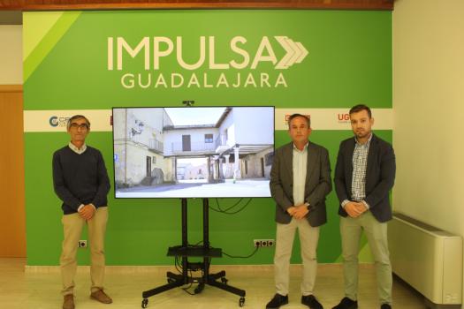 El alcalde de Trijueque pone en valor la ubicaci�n estrat�gica y la riqueza cultural del municipio durante su visita a la oficina Impulsa Guadalajara