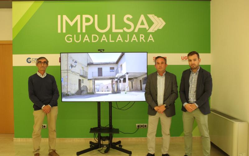 El alcalde de Trijueque pone en valor la ubicaci�n estrat�gica y la riqueza cultural del municipio durante su visita a la oficina Impulsa Guadalajara