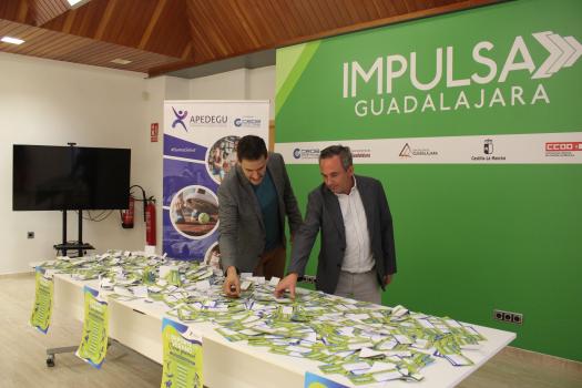 La Asociaci�n provincial de Empresarios de Servicios de la Actividad F�sica y el Deporte de Guadalajara realiza el sorteo de los cheques de su campa�a El deporte en verano tiene premio