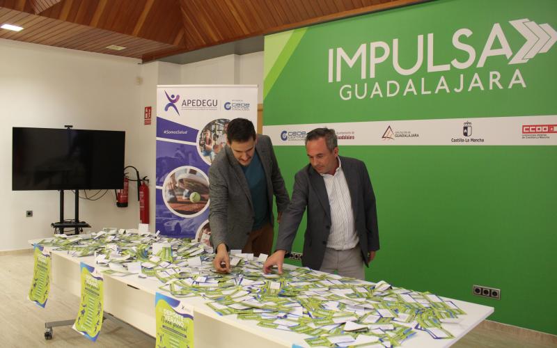 La Asociaci�n provincial de Empresarios de Servicios de la Actividad F�sica y el Deporte de Guadalajara realiza el sorteo de los cheques de su campa�a El deporte en verano tiene premio
