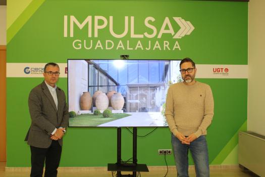 El alcalde de Brihuega destaca los avances del municipio en proyectos destinados a consolidar su crecimiento tur�stico y mejorar los servicios durante su visita a la oficina Impulsa Guadalajara
